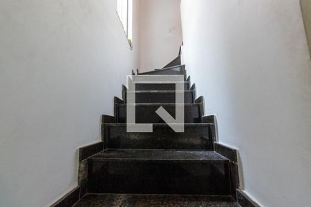 Escada de casa à venda com 3 quartos, 220m² em Vila Frugoli, São Paulo