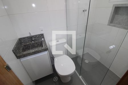 Banheiro de casa para alugar com 1 quarto, 30m² em Jardim Vila Formosa, São Paulo