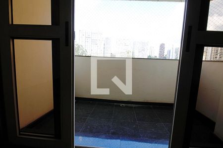Varanda de apartamento para alugar com 2 quartos, 120m² em Jardim Londrina, São Paulo