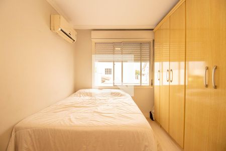 Quarto de apartamento à venda com 1 quarto, 50m² em Sarandi, Porto Alegre