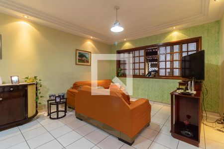 Sala de casa à venda com 3 quartos, 253m² em Vila Arapuã, São Paulo
