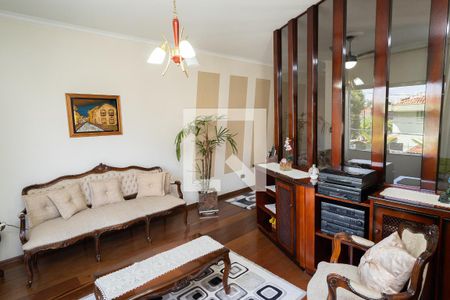 Casa à venda com 234m², 3 quartos e 5 vagasSala