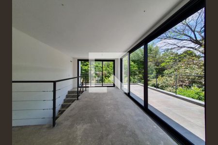 Casa à venda com 3 quartos, 318m² em Jardim Paulista, São Paulo