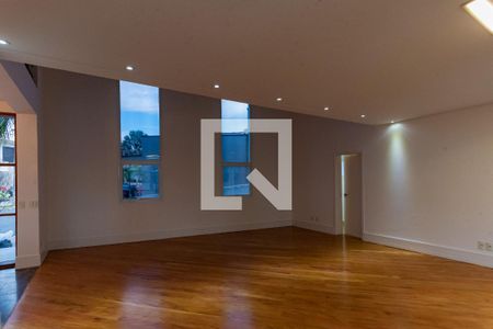 Sala de casa de condomínio para alugar com 5 quartos, 460m² em Loteamento Parque São Martinho, Campinas