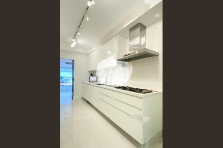 Apartamento à venda com 330m², 3 quartos e 4 vagas