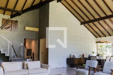 Sala de casa de condomínio à venda com 4 quartos, 540m² em Barra da Tijuca, Rio de Janeiro