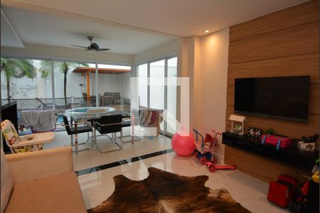 Casa de condomínio à venda com 345m², 4 quartos e 4 vagasSala de Estar