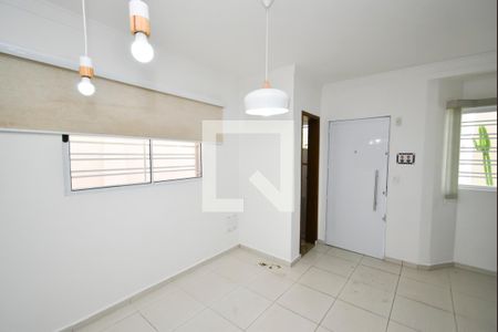 Sala de casa de condomínio à venda com 2 quartos, 65m² em Vila Isolina Mazzei, São Paulo