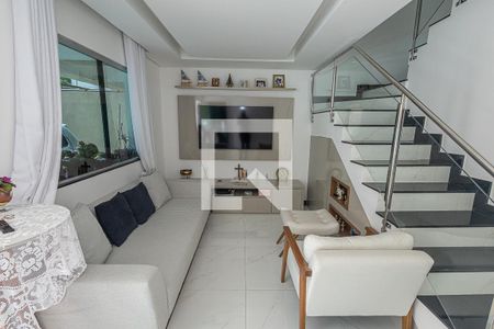 Casa à venda com 180m², 2 quartos e 2 vagasSala