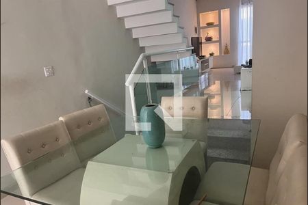 Casa à venda com 3 quartos, 165m² em Vila Fernandes, São Paulo