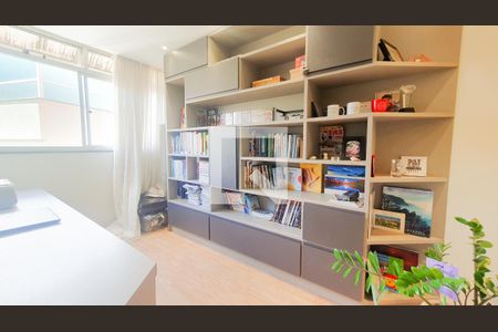 Escritorio de apartamento à venda com 3 quartos, 90m² em Itapoã, Belo Horizonte