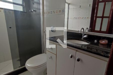 Banheiro de apartamento para alugar com 2 quartos, 60m² em Pechincha, Rio de Janeiro