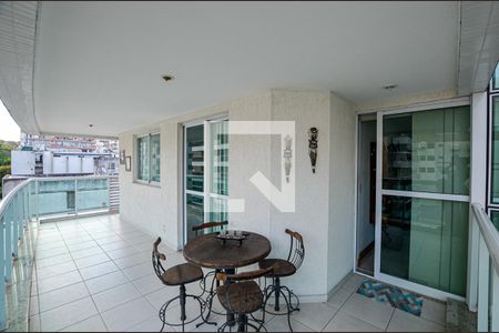 Sacada de apartamento à venda com 4 quartos, 152m² em Icaraí, Niterói