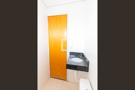 Banheiro de apartamento para alugar com 1 quarto, 38m² em Vila Nova York, São Paulo