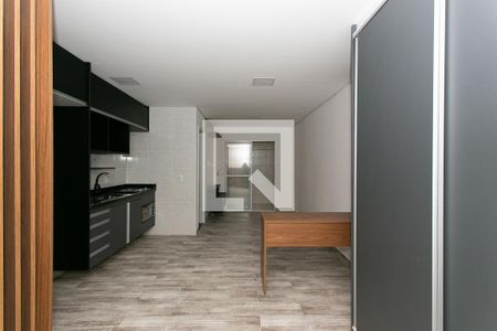 Sala e Cozinha de apartamento para alugar com 1 quarto, 38m² em Vila Granada, São Paulo