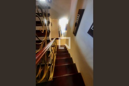 Escada de casa para alugar com 3 quartos, 420m² em Parque Campolim, Sorocaba