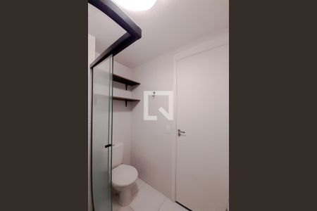 Banheiro de kitnet/studio para alugar com 1 quarto, 28m² em Brás, São Paulo