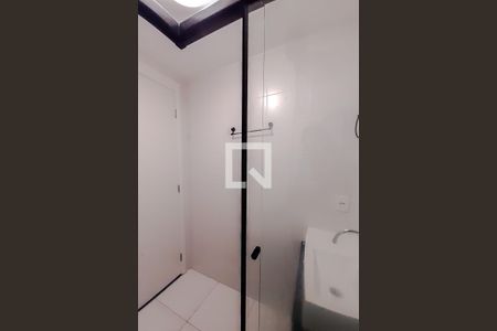 Banheiro de kitnet/studio para alugar com 1 quarto, 28m² em Brás, São Paulo