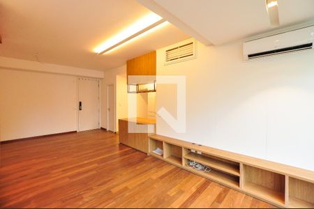 Sala de apartamento à venda com 2 quartos, 99m² em Cerqueira César, São Paulo