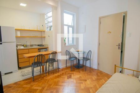 Sala de apartamento para alugar com 1 quarto, 50m² em Copacabana, Rio de Janeiro