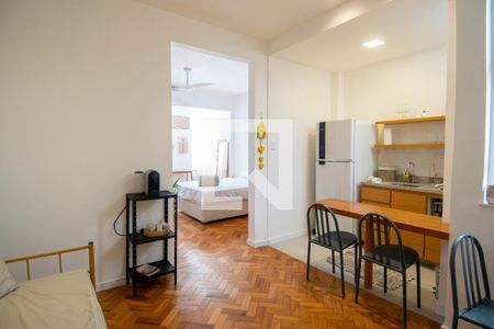 Sala de apartamento para alugar com 1 quarto, 50m² em Copacabana, Rio de Janeiro