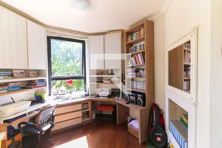 Sala de apartamento para alugar com 4 quartos, 242m² em Vila Suzana, São Paulo