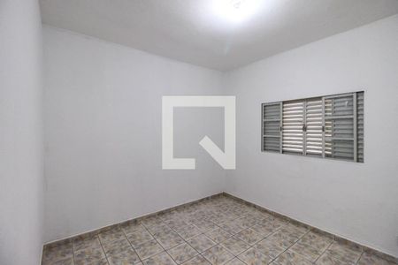 Quarto 2 de casa para alugar com 3 quartos, 80m² em Vila Carmem, São Paulo