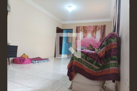 Sala de casa à venda com 3 quartos, 125m² em Jardim Teresa, São Paulo