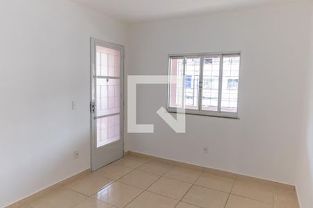 Sala de casa para alugar com 2 quartos, 180m² em Irajá, Rio de Janeiro