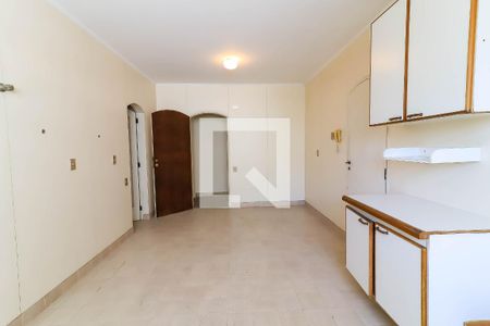 Apartamento para alugar com 300m², 3 quartos e 4 vagas Apartamento para alugar com 300m², 3 quartos e 4 vagasCozinha