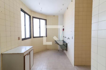Apartamento para alugar com 300m², 3 quartos e 4 vagas Apartamento para alugar com 300m², 3 quartos e 4 vagasÁrea de Serviço