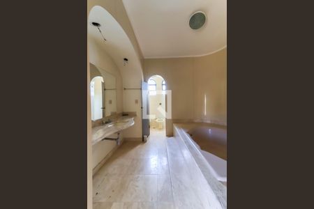 Apartamento para alugar com 300m², 3 quartos e 4 vagas Apartamento para alugar com 300m², 3 quartos e 4 vagasBanheiro da Suíte 3