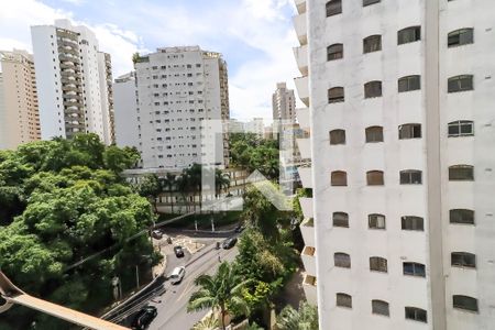Apartamento para alugar com 300m², 3 quartos e 4 vagas Apartamento para alugar com 300m², 3 quartos e 4 vagasVista da Suíte 2