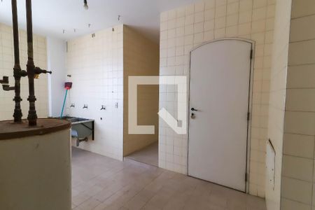 Apartamento para alugar com 300m², 3 quartos e 4 vagas Apartamento para alugar com 300m², 3 quartos e 4 vagasÁrea de Serviço