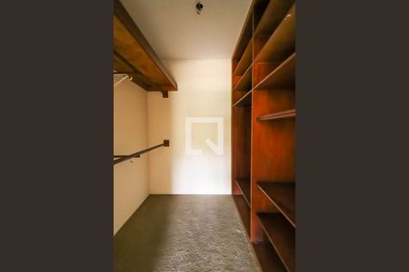Apartamento para alugar com 300m², 3 quartos e 4 vagas Apartamento para alugar com 300m², 3 quartos e 4 vagasCloset da Suíte 3