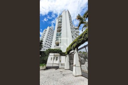 Apartamento para alugar com 300m², 3 quartos e 4 vagas Apartamento para alugar com 300m², 3 quartos e 4 vagasFachada