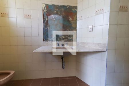 Apartamento para alugar com 300m², 3 quartos e 4 vagas Apartamento para alugar com 300m², 3 quartos e 4 vagasBanheiro da Suíte 2