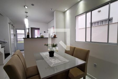 Sala de jantar de casa de condomínio à venda com 2 quartos, 77m² em Jardim das Tulipas, Jundiaí