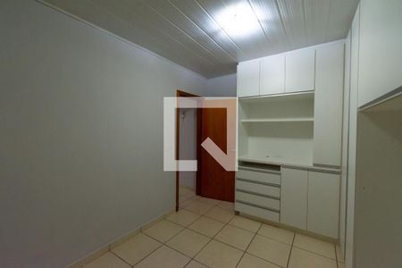 Quarto 1 de casa para alugar com 2 quartos, 100m² em Setor Coimbra, Goiânia