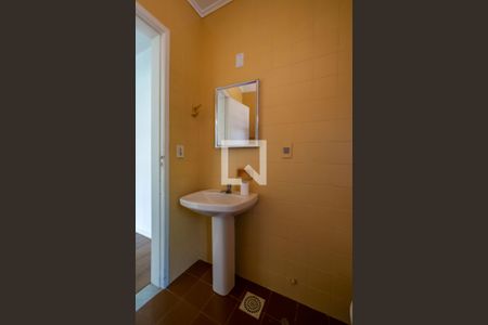 Banheiro de apartamento à venda com 1 quarto, 48m² em Vila Conceição, Porto Alegre