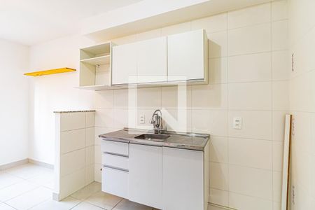 Cozinha de apartamento para alugar com 2 quartos, 32m² em Jardim Celeste, São Paulo