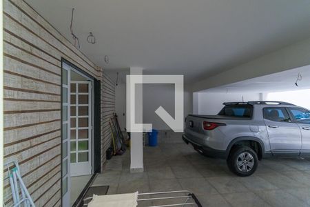 Vista da Sala (Garagem) de casa à venda com 4 quartos, 250m² em Olaria, Rio de Janeiro