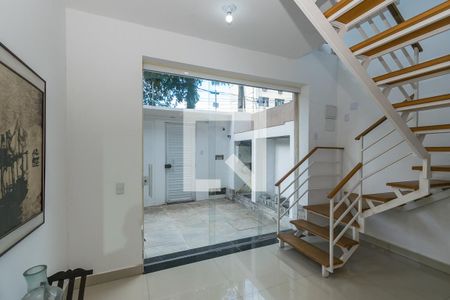 Hall da entrada de casa à venda com 4 quartos, 250m² em Olaria, Rio de Janeiro