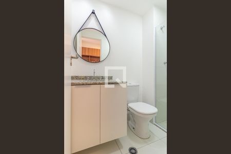 Banheiro de kitnet/studio para alugar com 1 quarto, 22m² em República, São Paulo