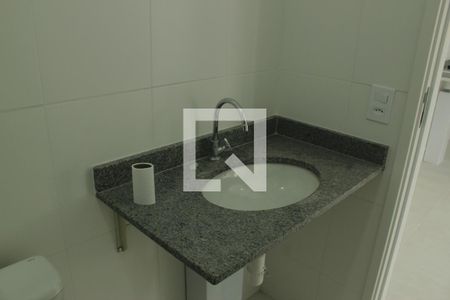 Banheiro de apartamento para alugar com 2 quartos, 34m² em Jardim Taquaral, São Paulo