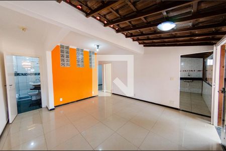 Sala de casa para alugar com 3 quartos, 178m² em Nova Gameleira, Belo Horizonte