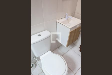 Banheiro de apartamento para alugar com 2 quartos, 49m² em Ingleses do Rio Vermelho, Florianópolis