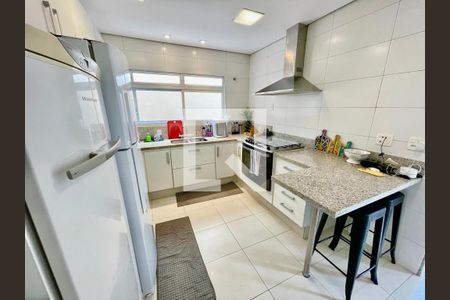 Casa de condomínio à venda com 350m², 4 quartos e 4 vagas