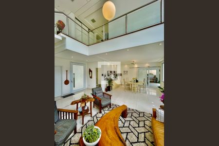 Casa à venda com 4 quartos, 350m² em Super Quadra Morumbi, São Paulo