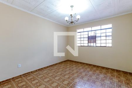 Casa para alugar com 140m², 3 quartos e 2 vagasSala